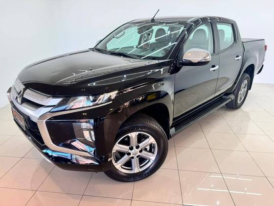 MITSUBISHI L200 TRITON 2.4 16V TURBO DIESEL SPORT HPE CD 4P 4X4 AUTOMÁTICO